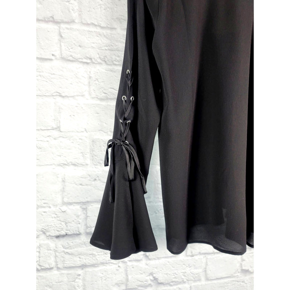 NWT BAND OF GYPSIES BLACK LACE UP BELL SLEEVE BOHO TOP - SMALL - Picture 4 of 10